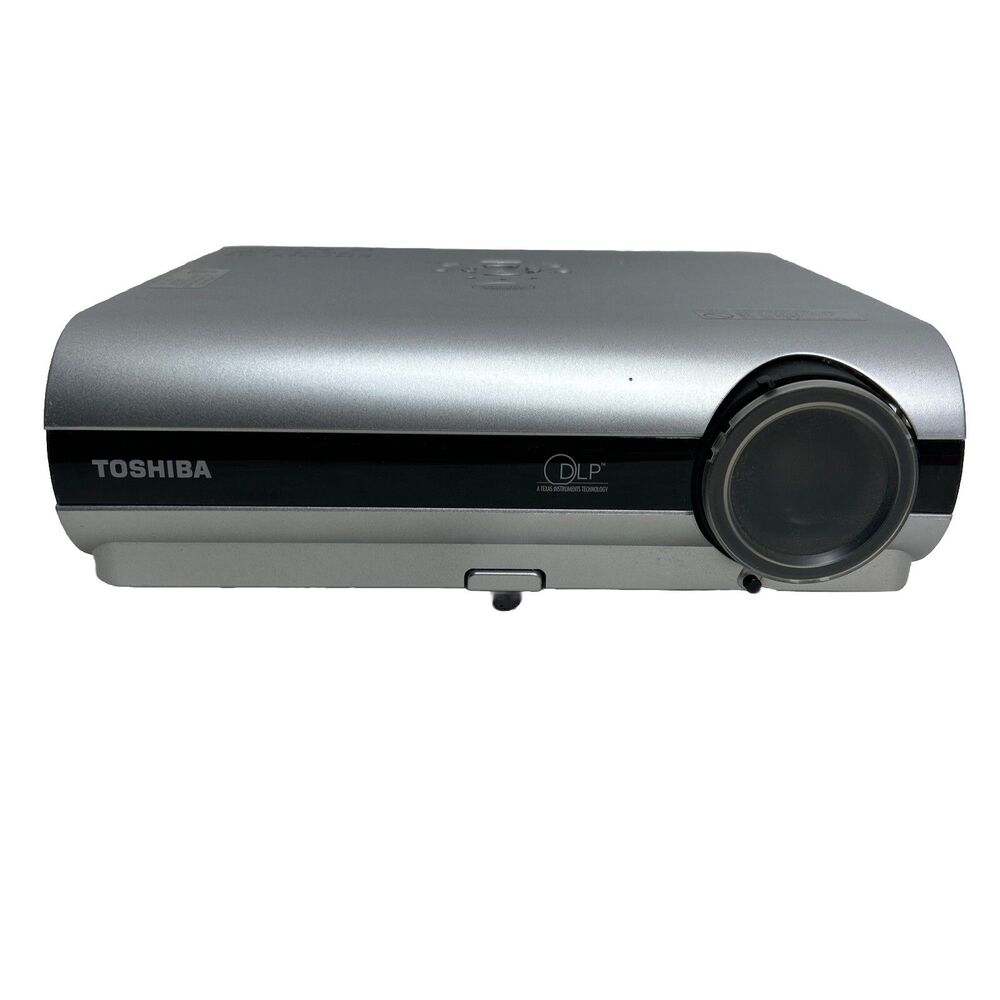 🔥Toshiba TDP-S25 LCD‎ Home Theater Projector Multimedia - With Cords And Remote